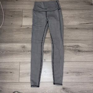 ALO PLAID PRINT LEGGINGS